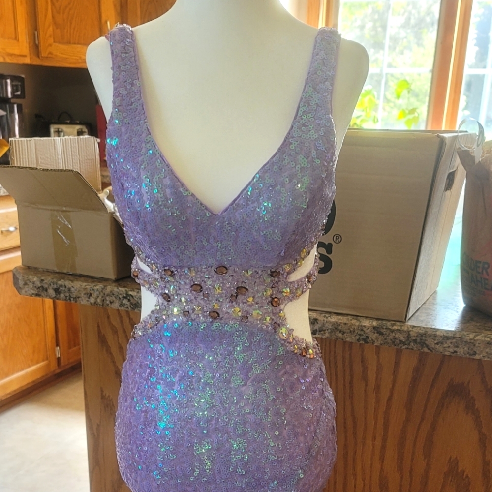 Tony Bowls Size 4 Dress